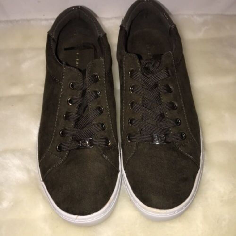 NWOT Women's Olive Green Liz Claiborne Warwick Casual Sneakers Size 7.5